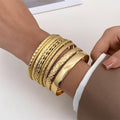 11,64 USD - Bracelets très populaires, ensemble de dix bracelets bohèmes tendance et originaux, style feng shui, à effet ondulé et brillant.