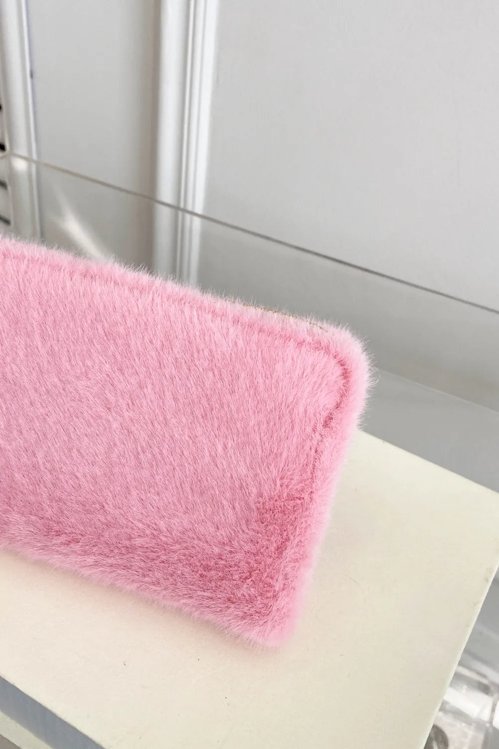 15.13 USD Portefeuille rectangulaire en peluche de couleur unie