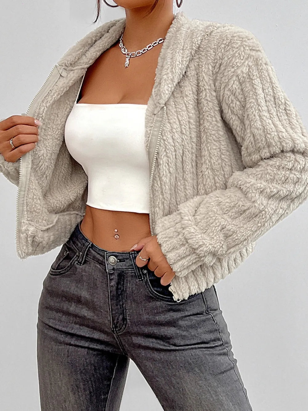 Veste à capuche duveteuse à manches longues zippée
