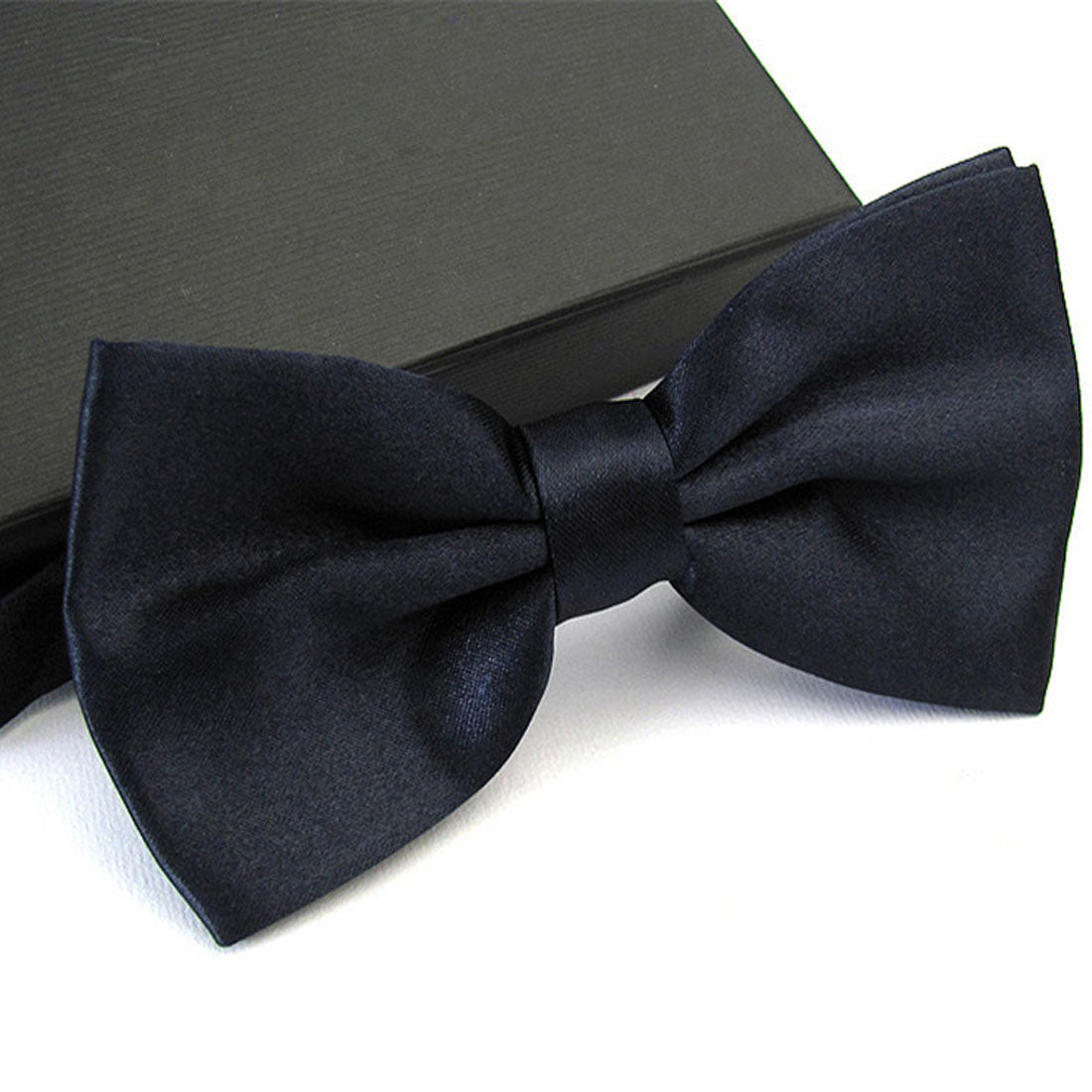 12.43 USD Nœud papillon homme, 1 pièce, style classique, en satin, idéal pour smoking, mariage ou soirée. Motif papillon ajustable.