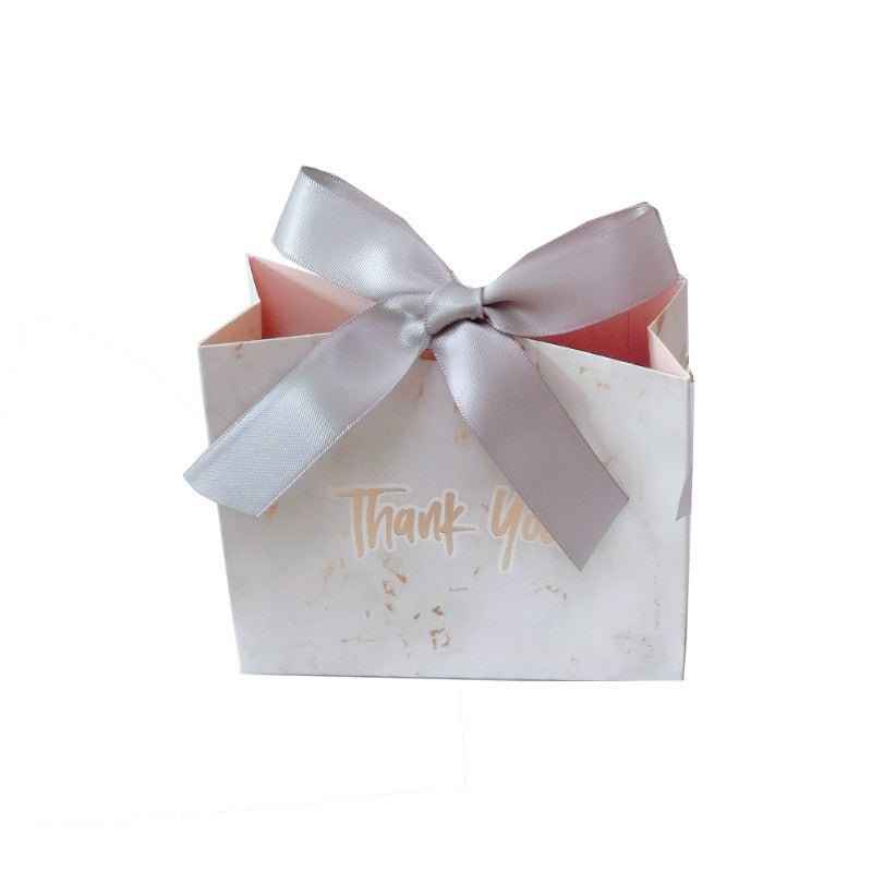 6.81 USD - Sac cadeau en papier