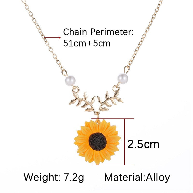 Collier tendance en perles et tournesol, pendentif tournesol féminin et élégant.