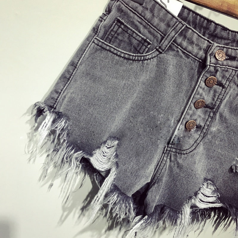 Short en jean taille haute, coupe flatteuse, doublé de fourrure, style décontracté et estival, grandes tailles.