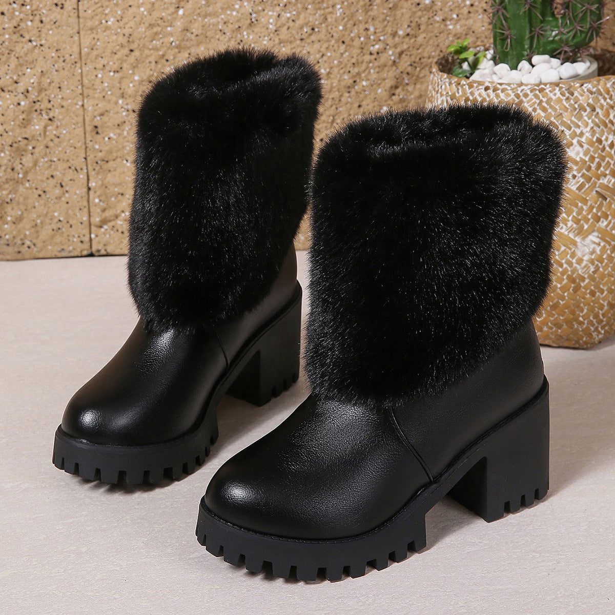 Trendy women's winter boots, high-heeled ankle boots with thick fleece lining, warm cotton boots with a thick, non-slip heel.