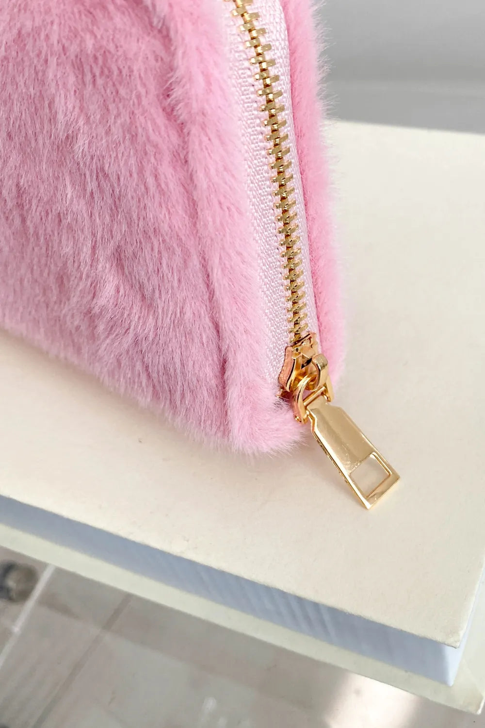 15.13 USD Portefeuille rectangulaire en peluche de couleur unie