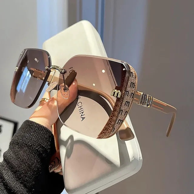 $17.44 - Trendy and minimalist women's half-rim sunglasses, adorned with fine glitter.