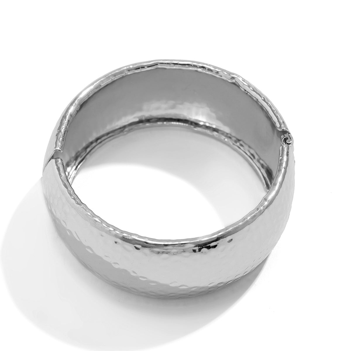 8.73/11.64 USD - Oversized diamond alloy geometric bracelet, simple and personalized concave-convex ring