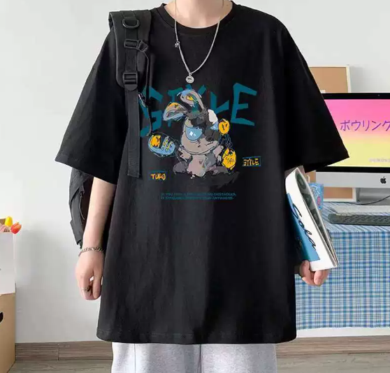 Loose-fit mid-length sleeve T-shirt
