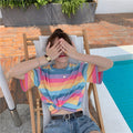 13.86 USD - Haut ample à rayures arc-en-ciel élégant, tendance été, inspiré par les influenceuses. T-shirt à manches courtes.