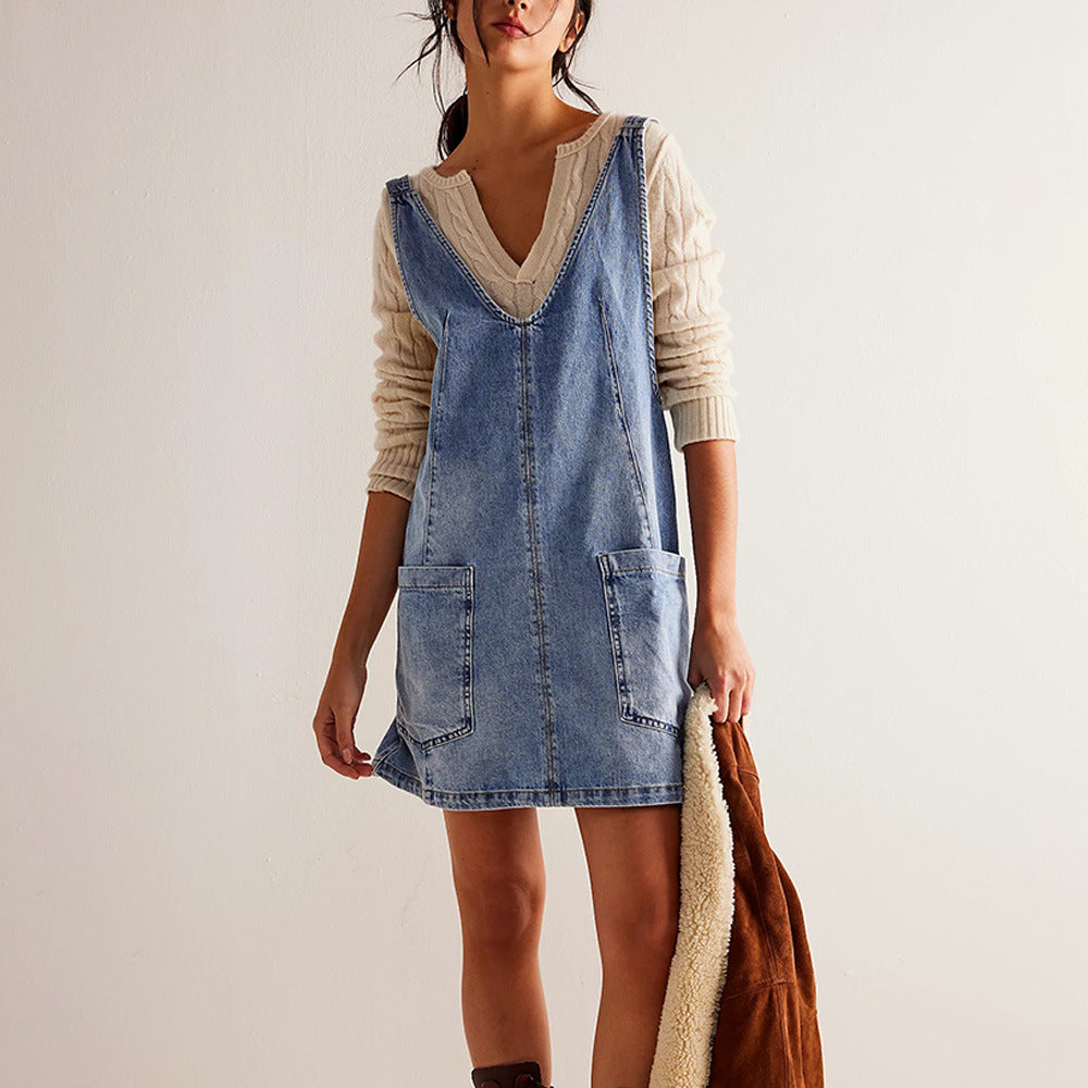 Robes d'été pour femmes, jupes courtes en jean décontractées à bretelles et poches, style vintage élégant, coupe trapèze, dos nu et sans manches.