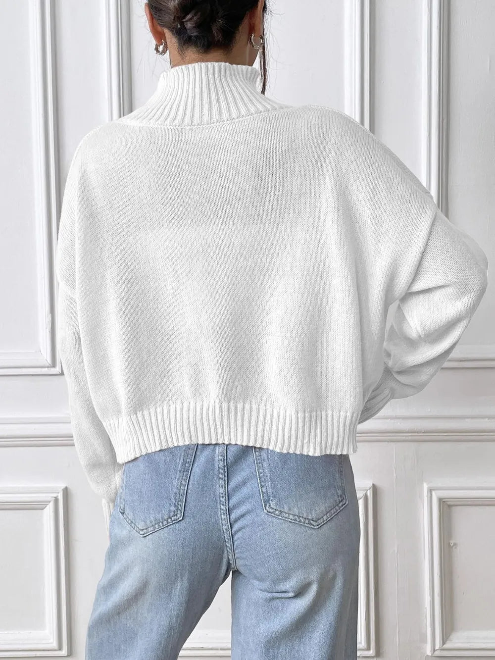 Pull à col roulé et manches longues avec nœud papillon