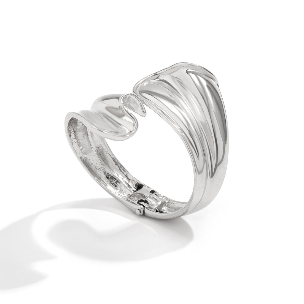 8.15/12.81 USD - Exaggerated Irregular Fold Personalized Punk Bracelet Coiled Fishtail