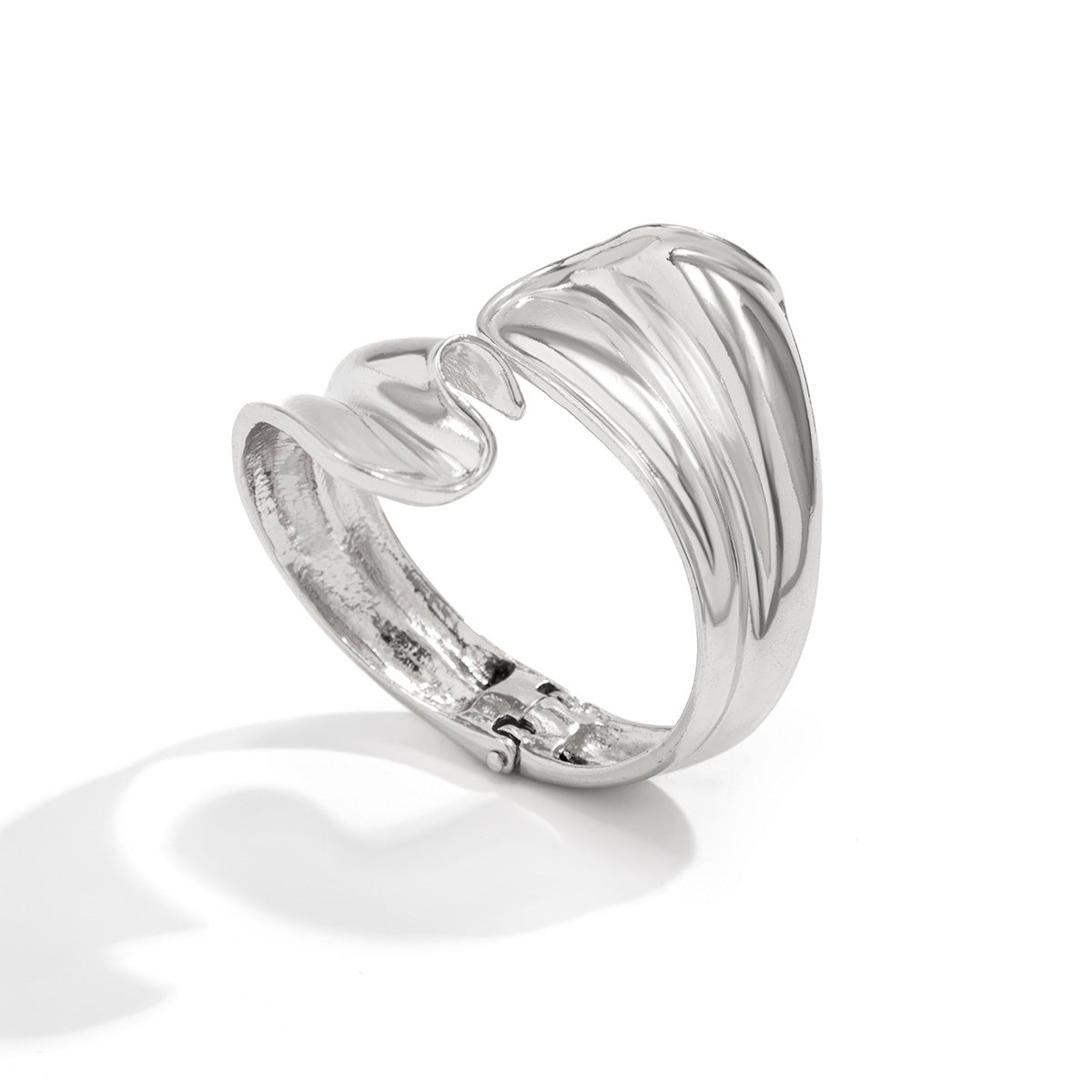 8.15/12.81 USD - Exaggerated Irregular Fold Personalized Punk Bracelet Coiled Fishtail