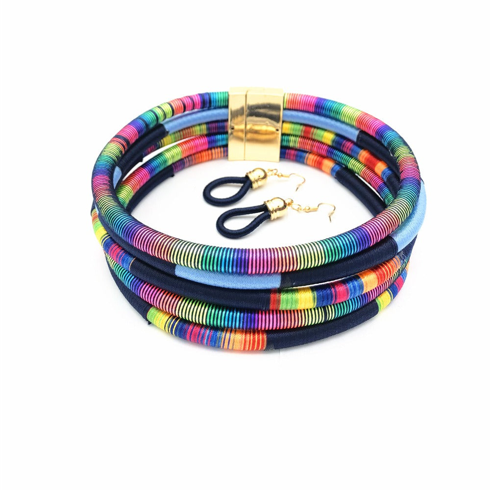 Collier tissé à la main, style africain, lignes de couleur, boucle magnétique, ensemble collier européen et américain exagéré