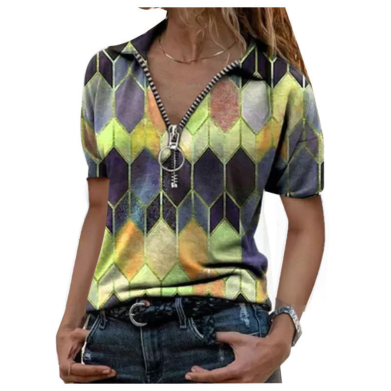 New short-sleeved summer T-shirt with zip, V-neck, and contrasting print