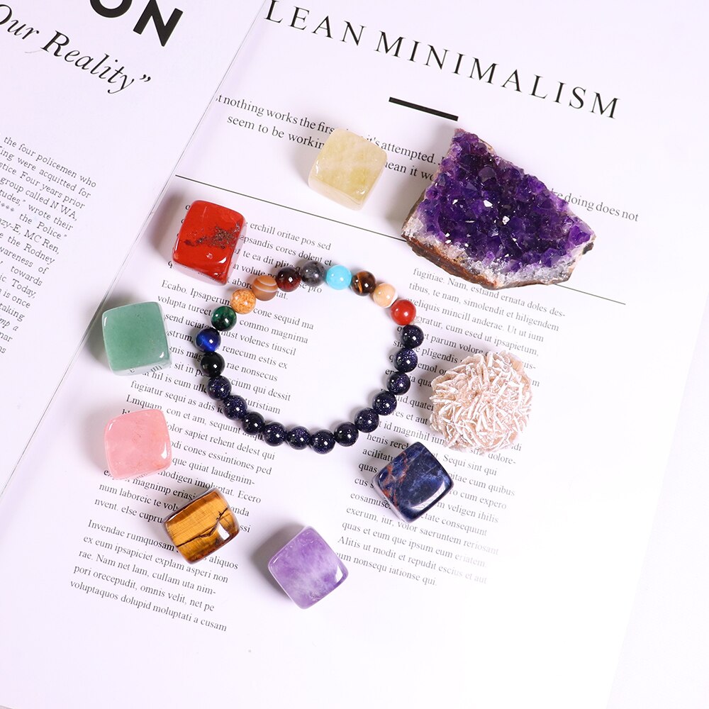 Colección de especímenes de cuarzo cristal natural, piedra preciosa curativa de los siete chakras, en caja.