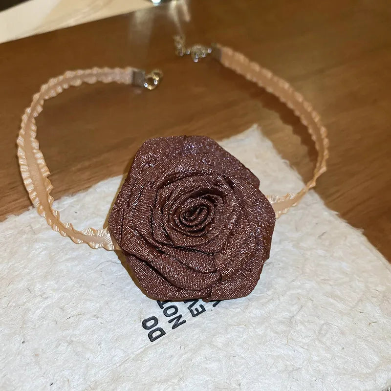 $11.88 - 3D Rose Alloy Buckle Necklace