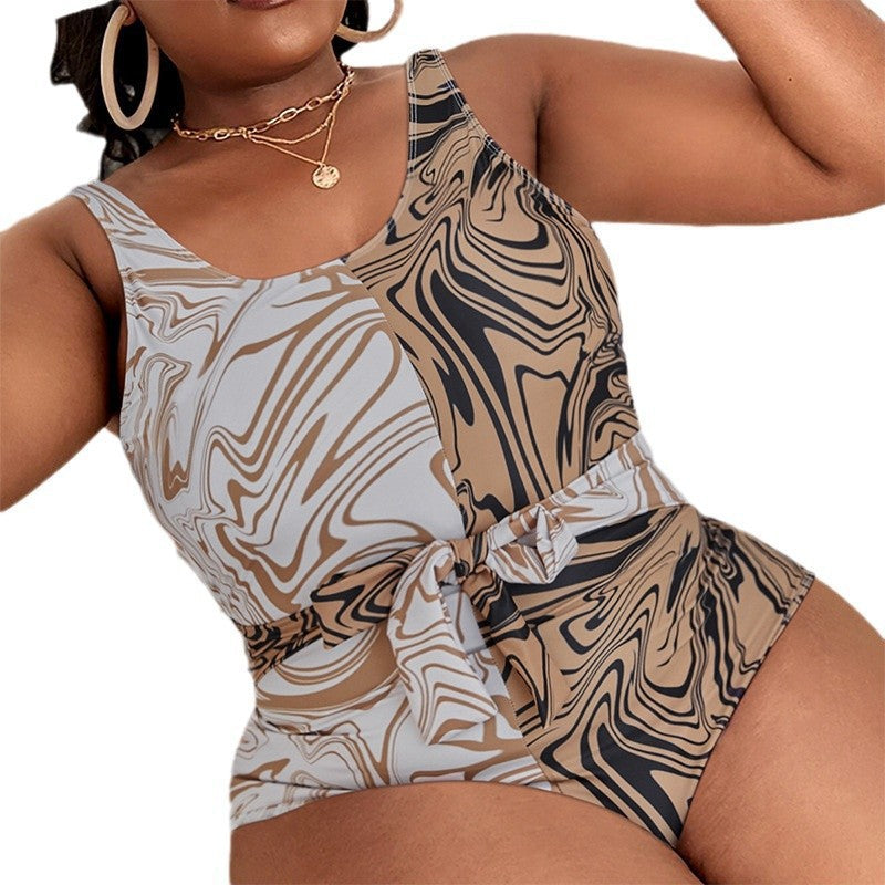 Maillot de bain bikini grande taille pour femme, style décontracté, idéal pour la plage.