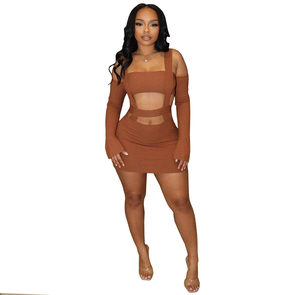 Robe moulante courte et sexy sans manches avec découpes