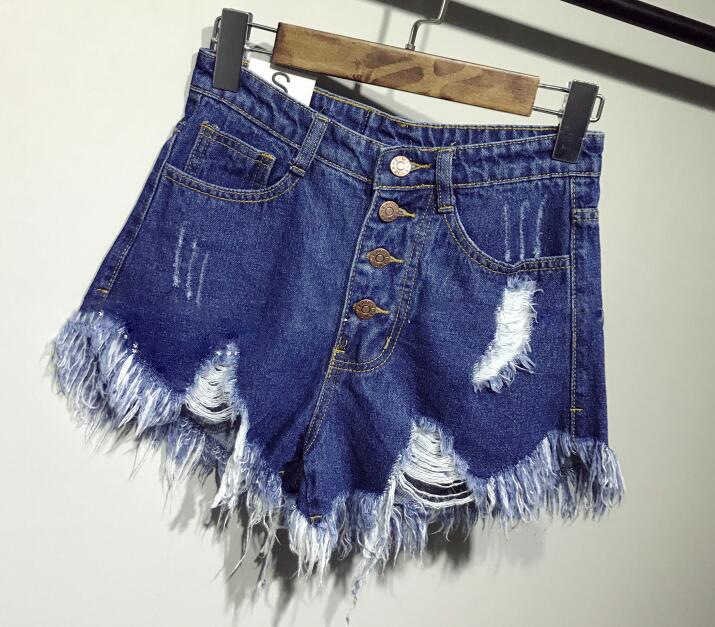 Short en jean taille haute, coupe flatteuse, doublé de fourrure, style décontracté et estival, grandes tailles.