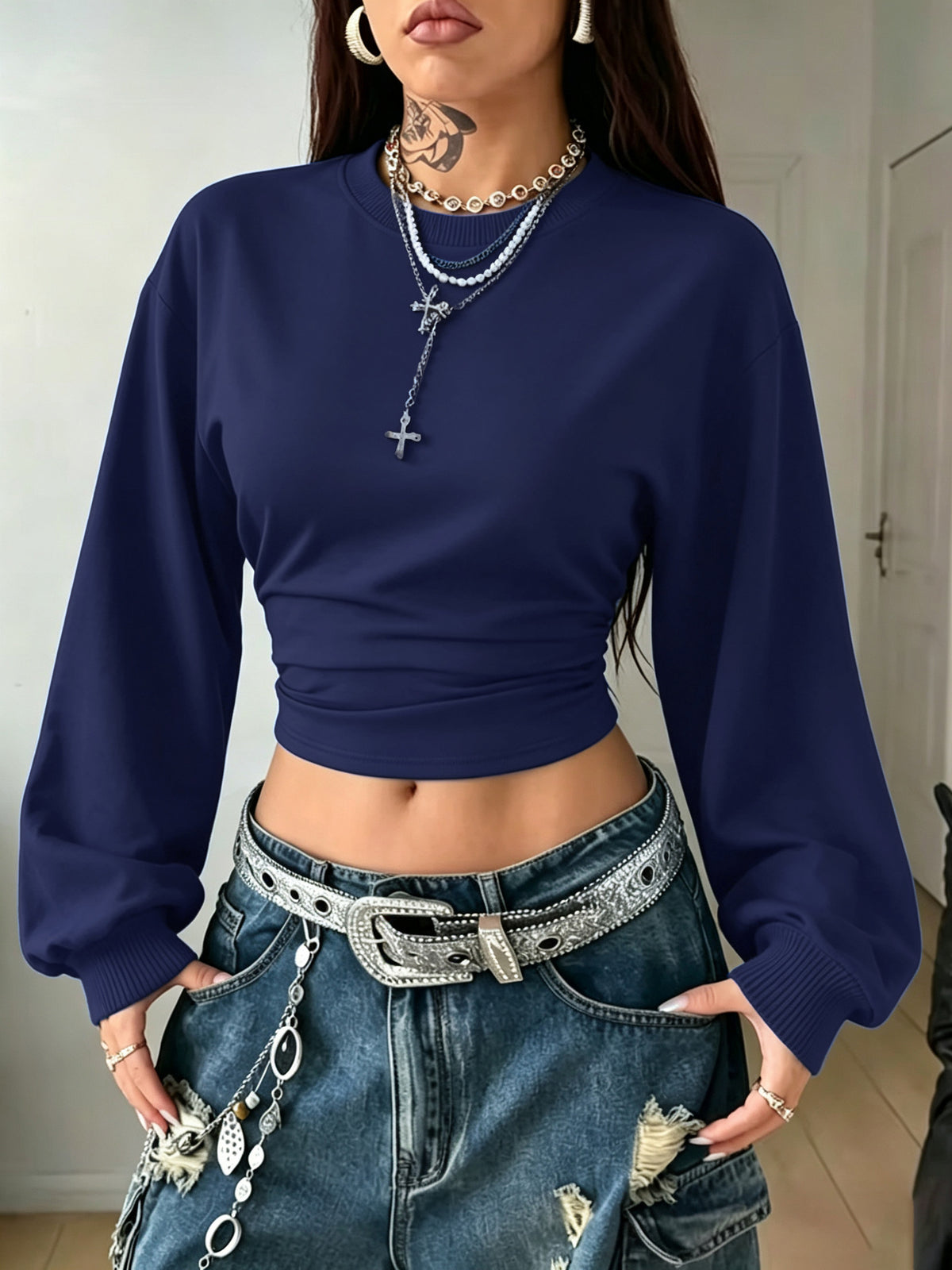 Sweat à capuche et manches longues, col rond, avec taille plissée cintrée