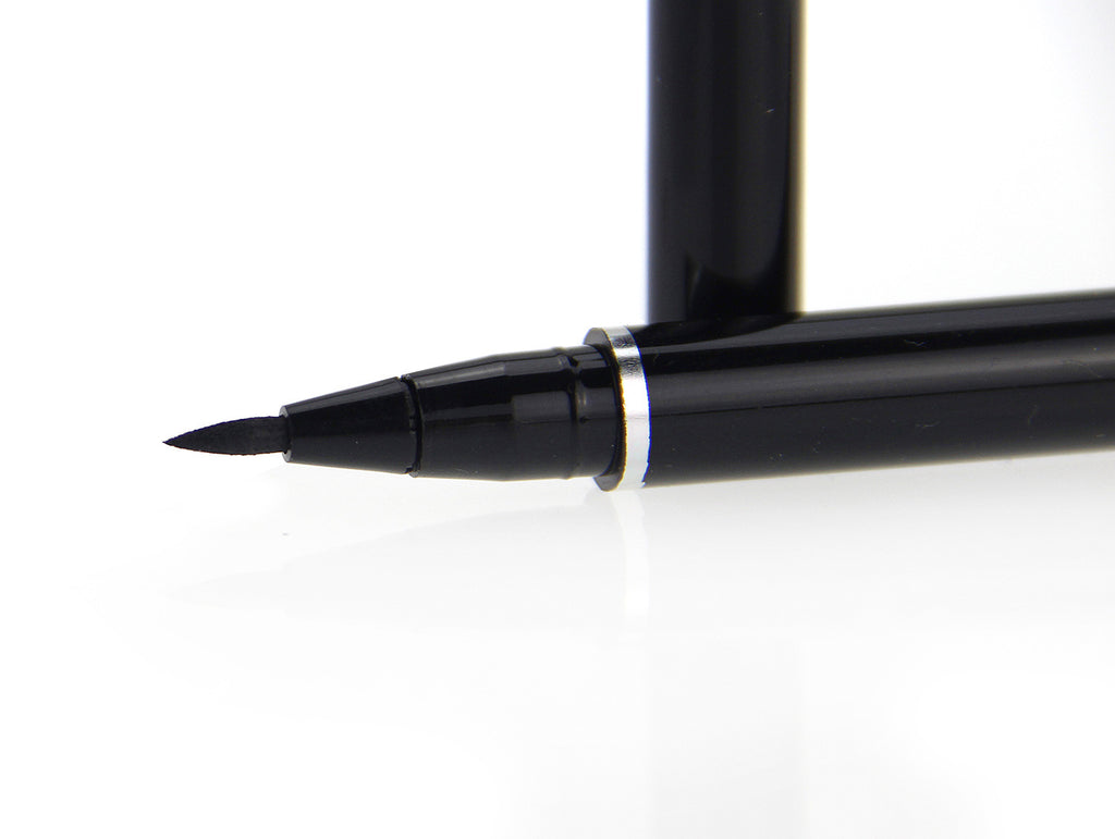 15,72 USD - Eyeliner liquide Magical Halo Black, waterproof, résistant à la transpiration, séchage rapide et longue tenue.