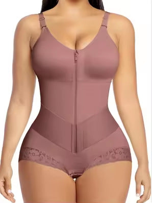 Culotte gainante taille haute en dentelle avec fines bretelles, fermeture zippée avant et taille élastique diagonale