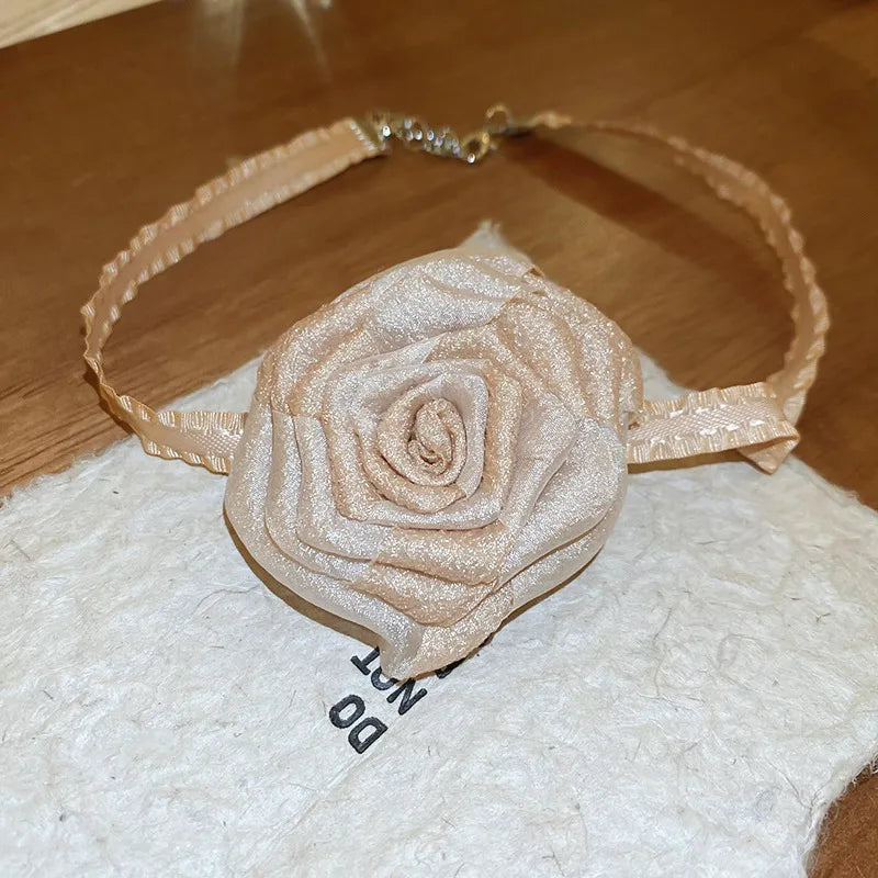 $11.88 - 3D Rose Alloy Buckle Necklace