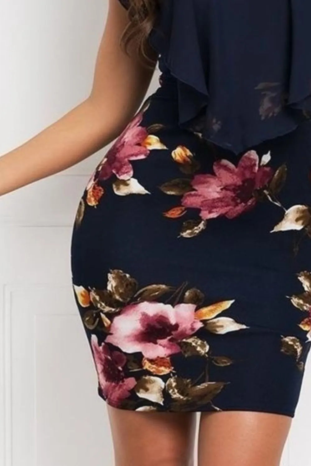 Robe mini imprimée à manches courtes volantées
