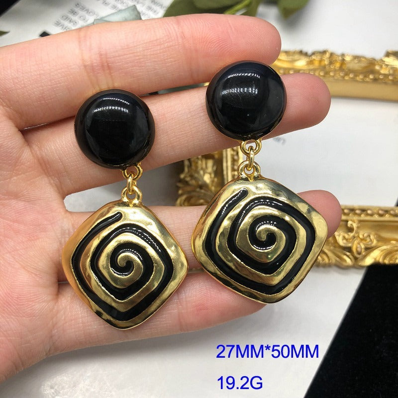 Classic black enamel necklace and earrings set