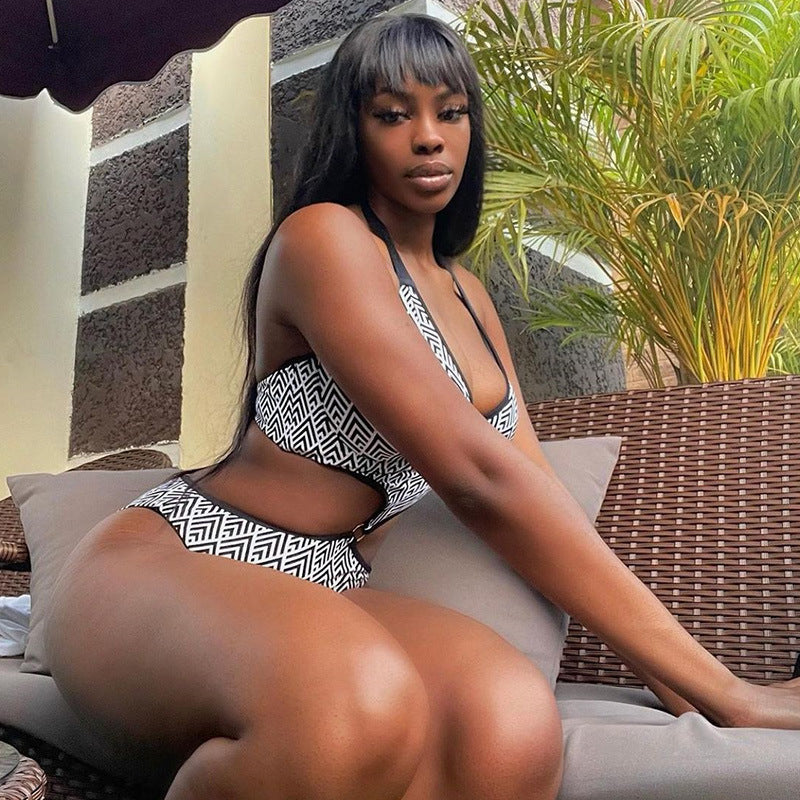 Maillot de bain une pièce femme printemps-été, imprimé sexy, col halter, taille ajourée, style tendance.