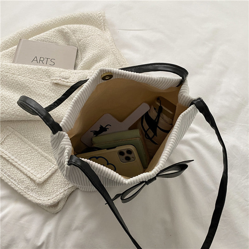 13.74 USD Sac tendance et élégant pour femme, orné d'un nœud contrasté.