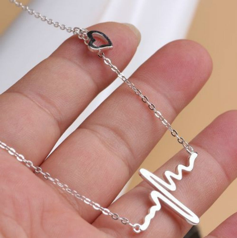 Collier simple en forme de cœur ondulé, pendentif chic ECG en or, bijou vintage pour femme