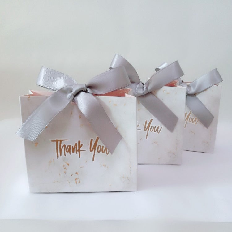 6.81 USD - Sac cadeau en papier