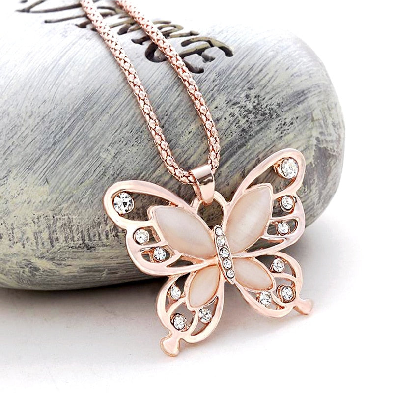 Collier exquis pour femme avec pendentif papillon en or rose et opale, chaîne de pull, bijou