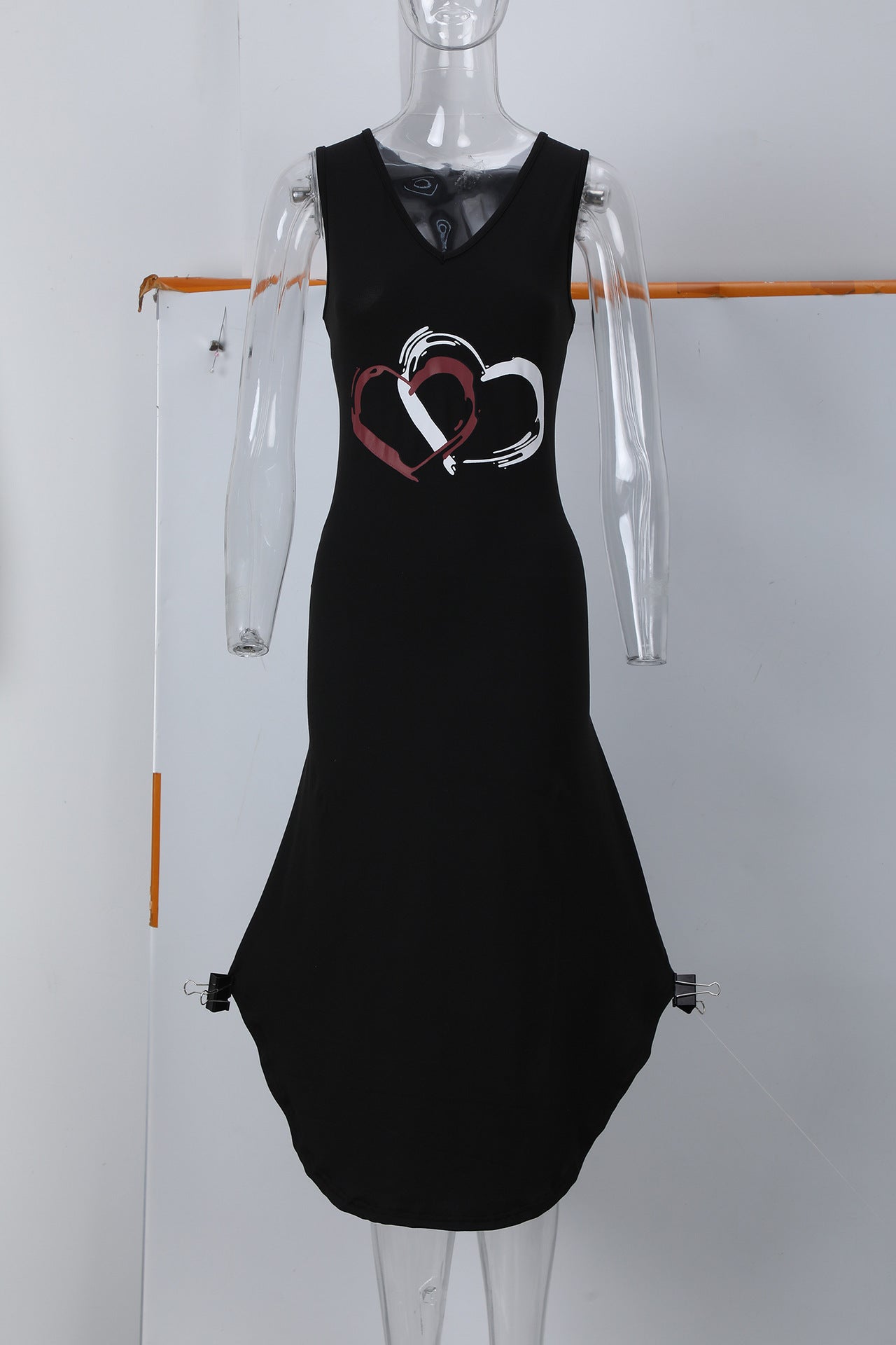 sleeveless heart-print dress