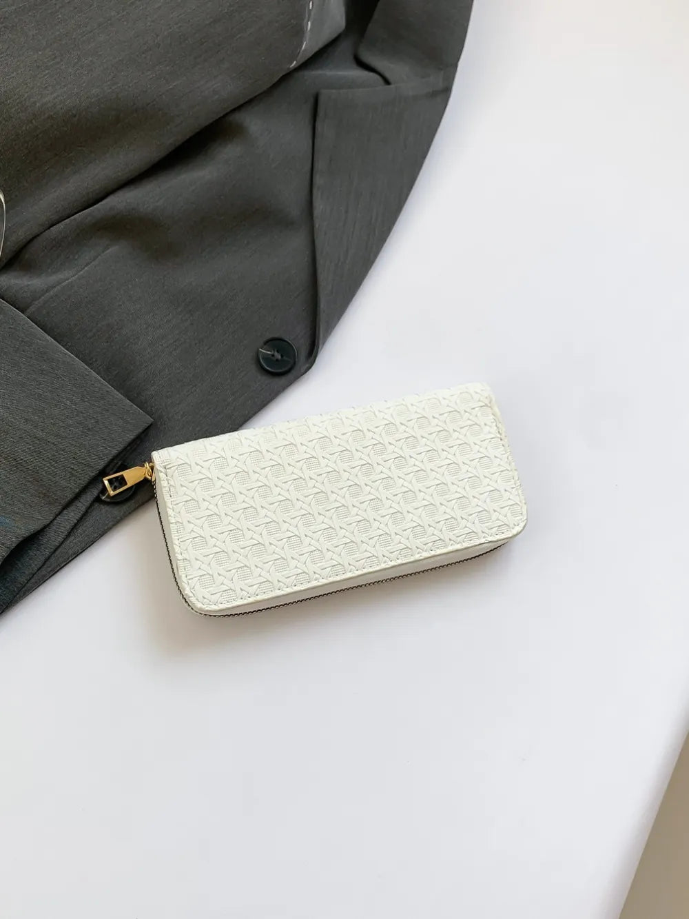 12.81 USD Portefeuille en cuir PU couleur unie