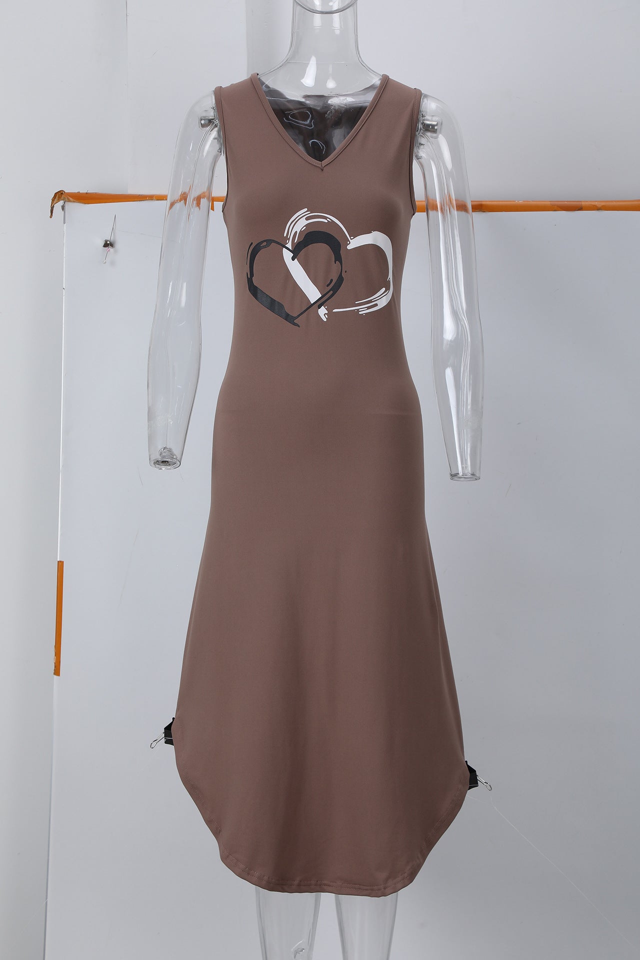 sleeveless heart-print dress