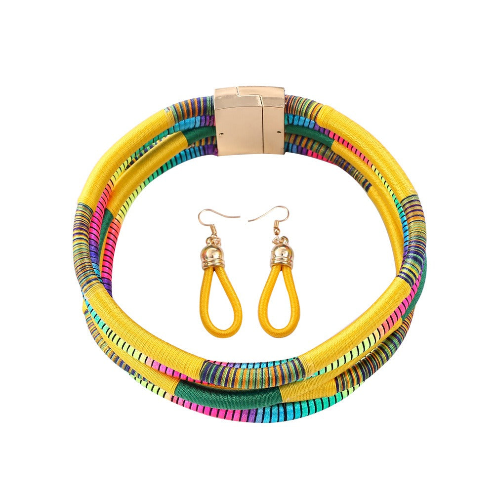 Collier tissé à la main, style africain, lignes de couleur, boucle magnétique, ensemble collier européen et américain exagéré