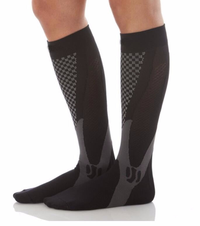 13.97 USD Chaussettes de football respirantes d'été pour hommes, chaussettes élastiques spéciales pour mollets, idéales pour la course, le fitness et le sport.