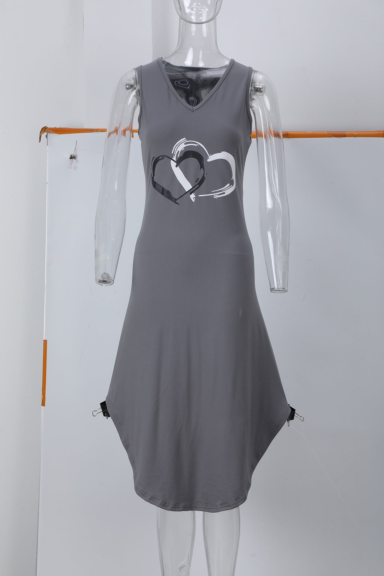 sleeveless heart-print dress