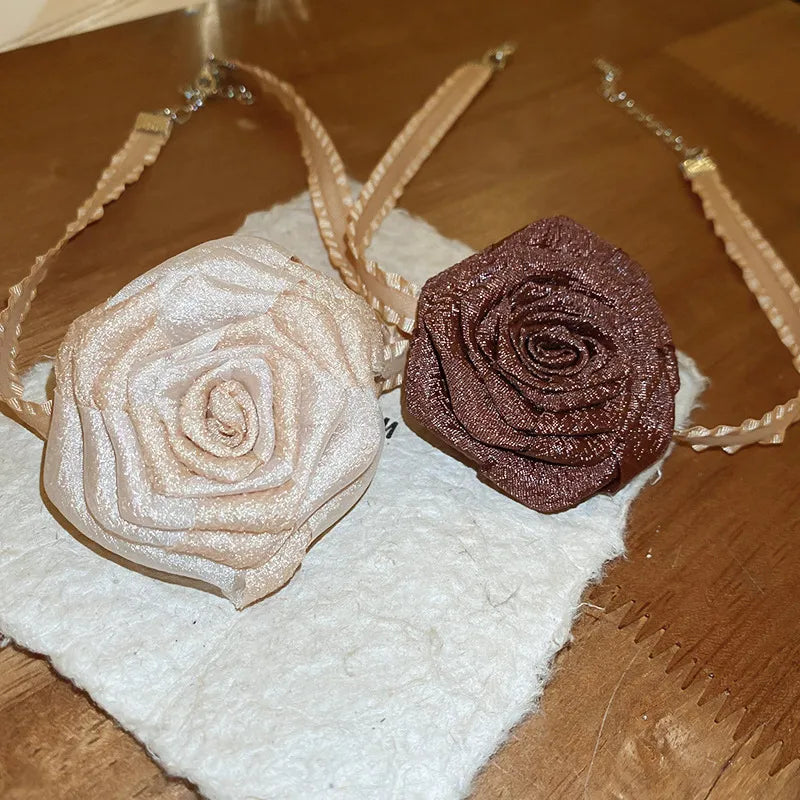$11.88 - 3D Rose Alloy Buckle Necklace