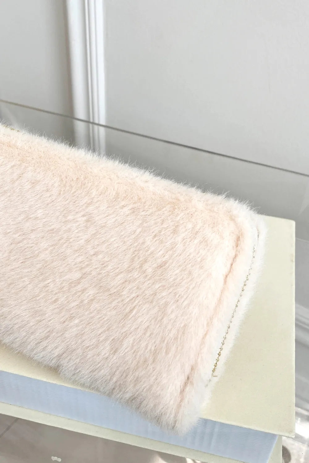 15.13 USD Portefeuille rectangulaire en peluche de couleur unie