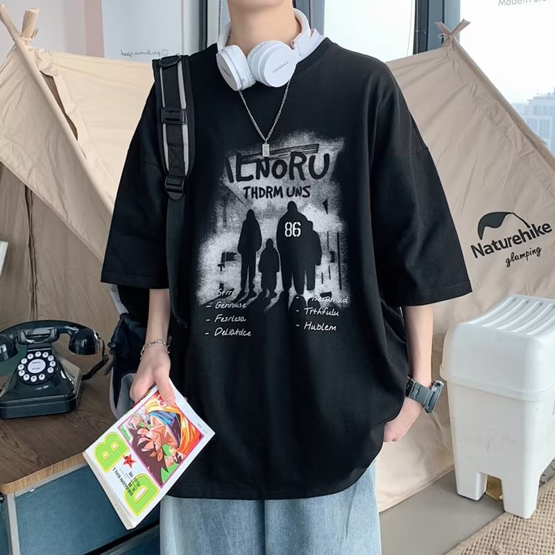 Loose-fit mid-length sleeve T-shirt