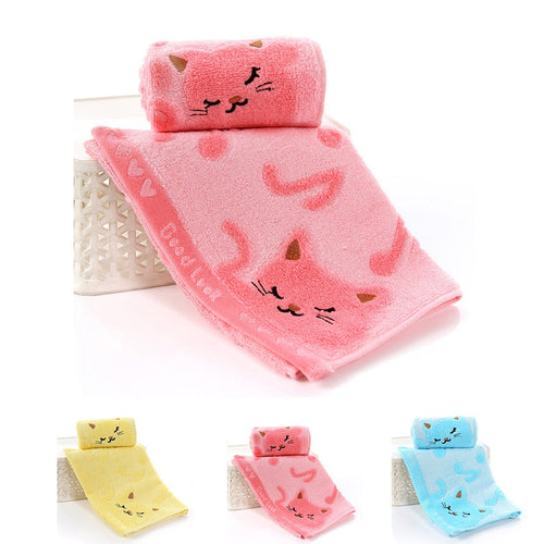 100% cotton gauze baby bath towel, plain, ultra-soft and highly absorbent, ideal for newborns.
