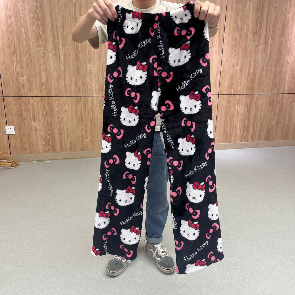 17.47 USD - Thick, warm, and comfortable flannel pajamas for women, with a Hello Kitty cat pattern, ideal for home wear.