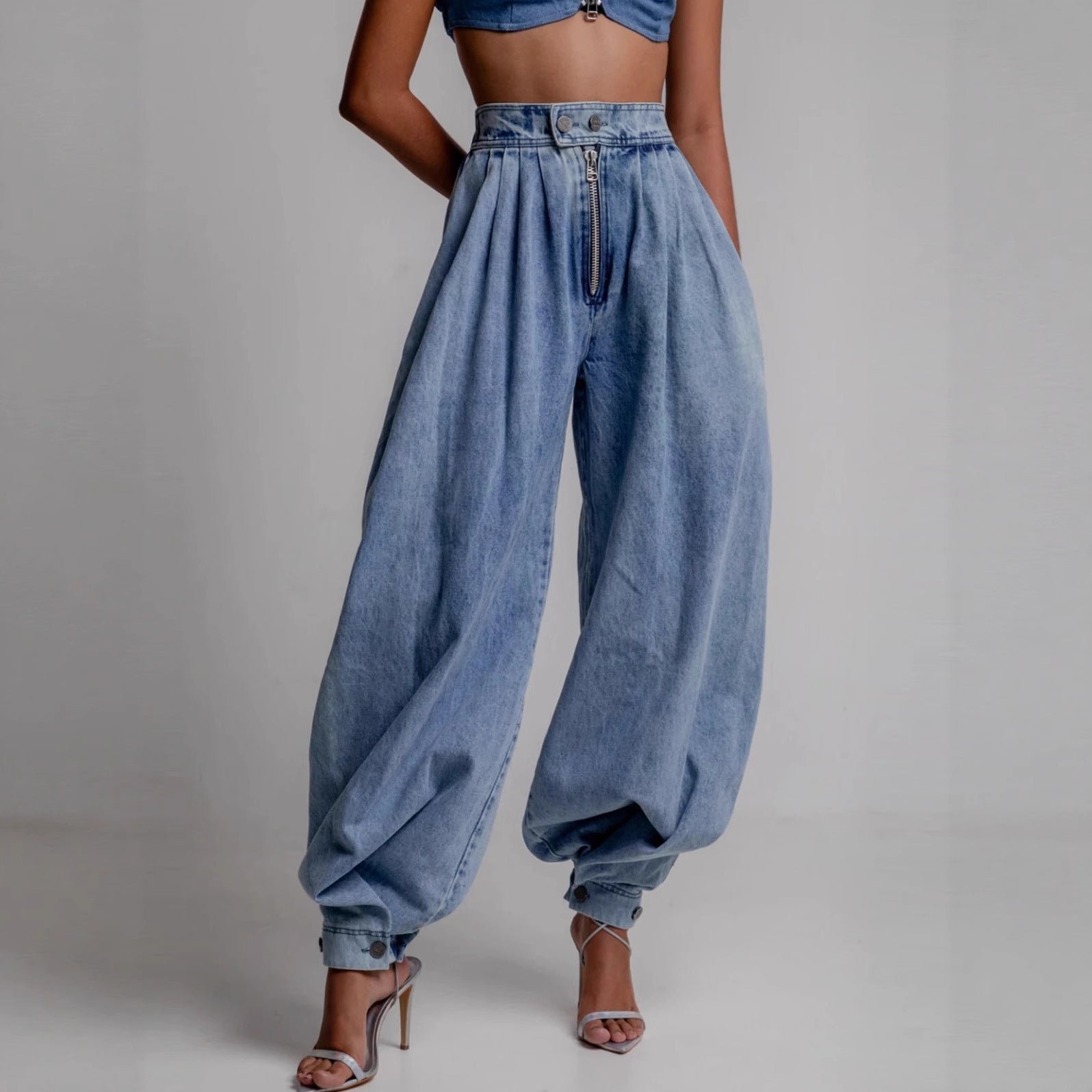 jeans taille haute à fermeture éclair et bas de jambes resserrés pour femmes