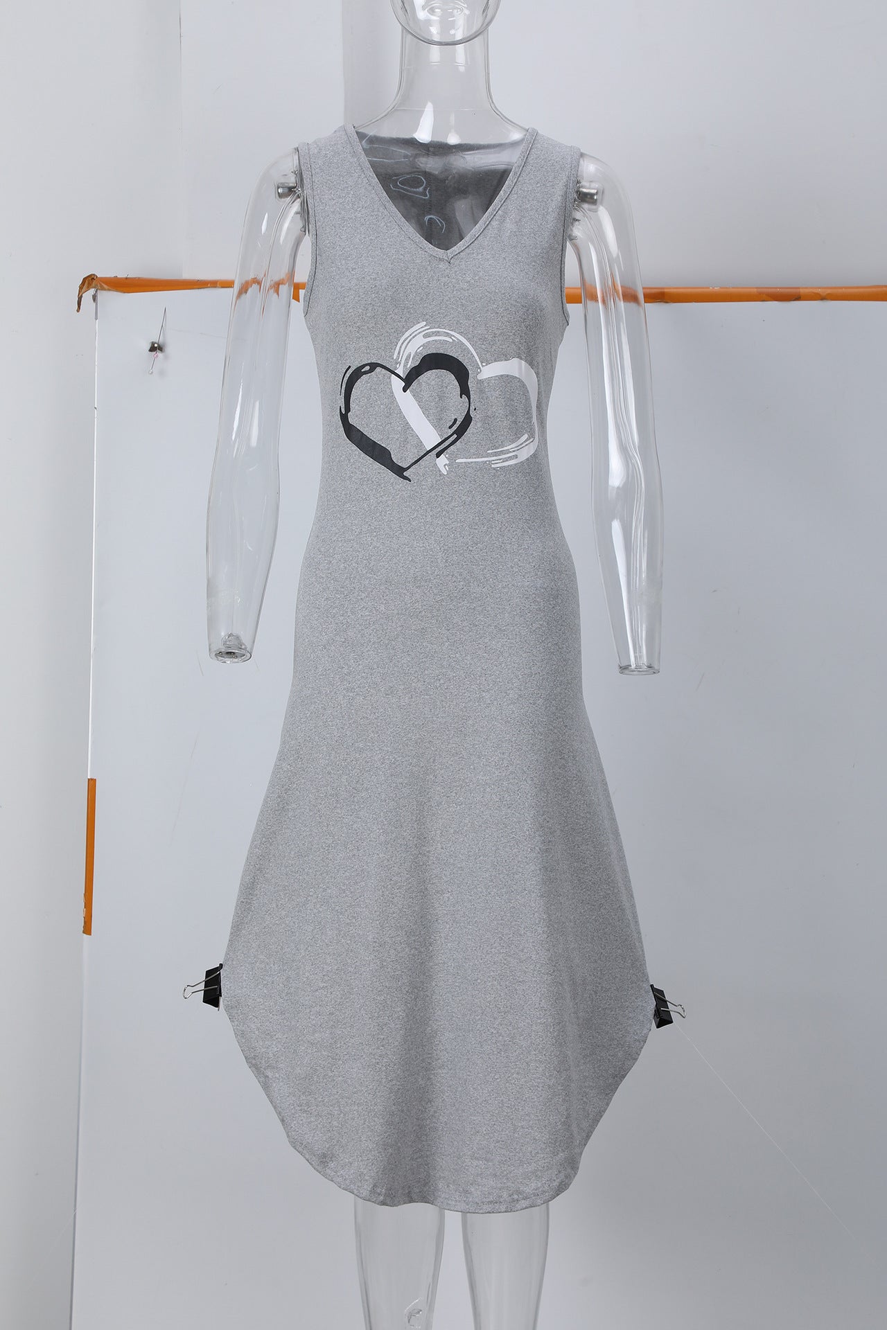 sleeveless heart-print dress