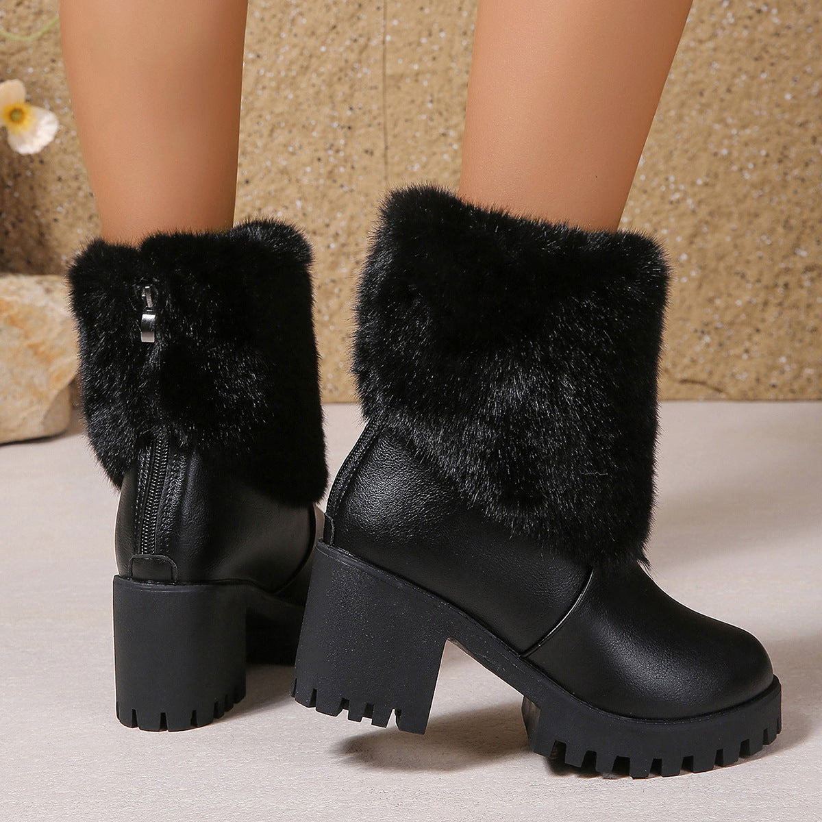 Trendy women's winter boots, high-heeled ankle boots with thick fleece lining, warm cotton boots with a thick, non-slip heel.