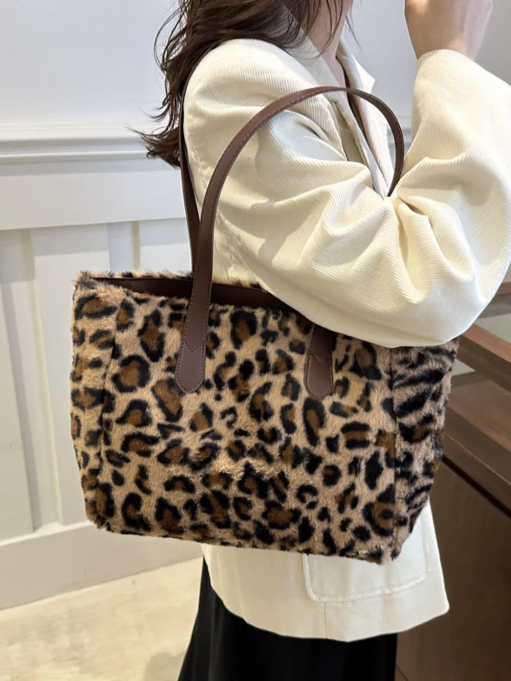 13.97 USD Sac fourre-tout léopard duveteux